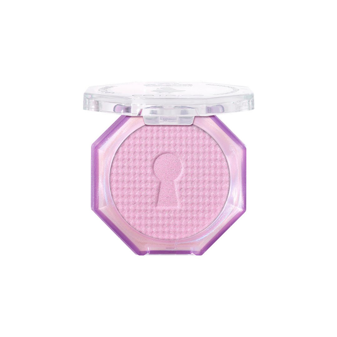 Catrice Disney Alice in Wonderland Diamond Haze Highlighter - C01 Dream Bigger Highlighter - XOXO cosmetics