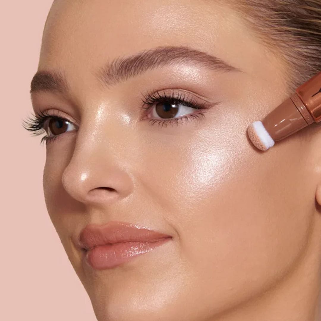 Charlotte Tilbury Hollywood Beauty Light Wand - Spotlight Highlighter - XOXO cosmetics