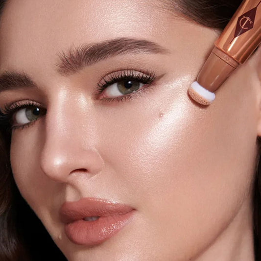 Charlotte Tilbury Hollywood Beauty Light Wand - Spotlight Highlighter - XOXO cosmetics