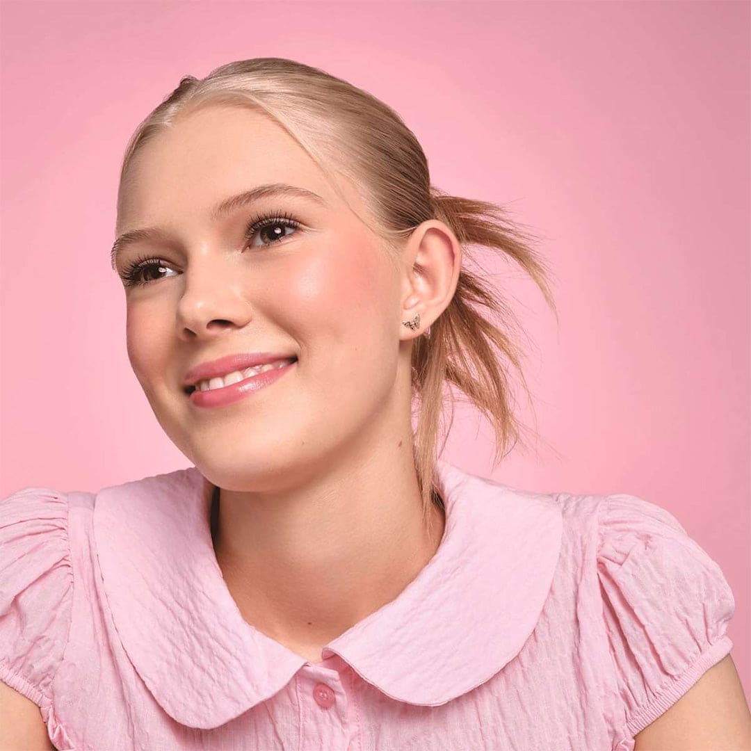 Essence Disney Alice In Wonderland Fluffy Mousse Matte Blush Blush - XOXO cosmetics