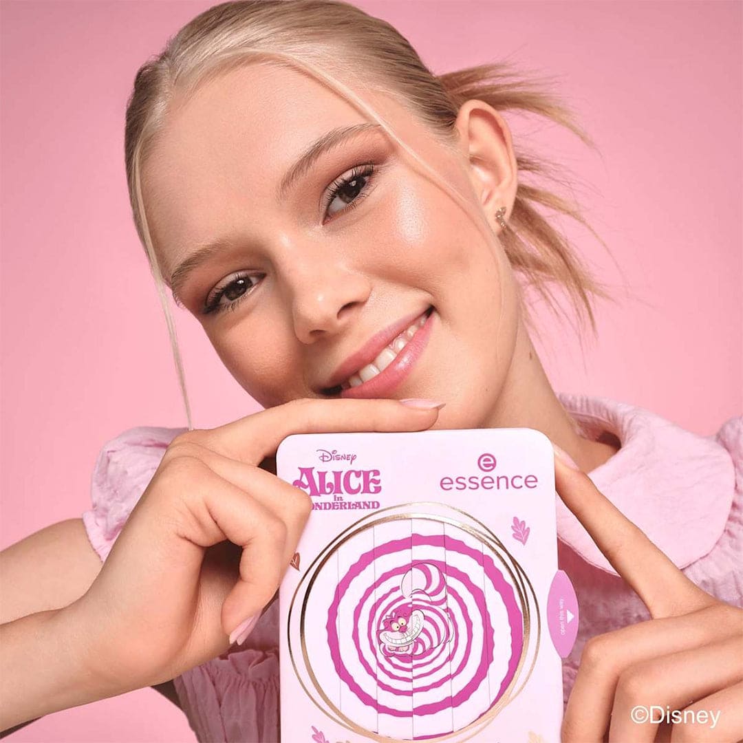 Essence Disney Alice in Wonderland Eyeshadow Palette - 01 All Smiles Here Eyeshadow - XOXO cosmetics
