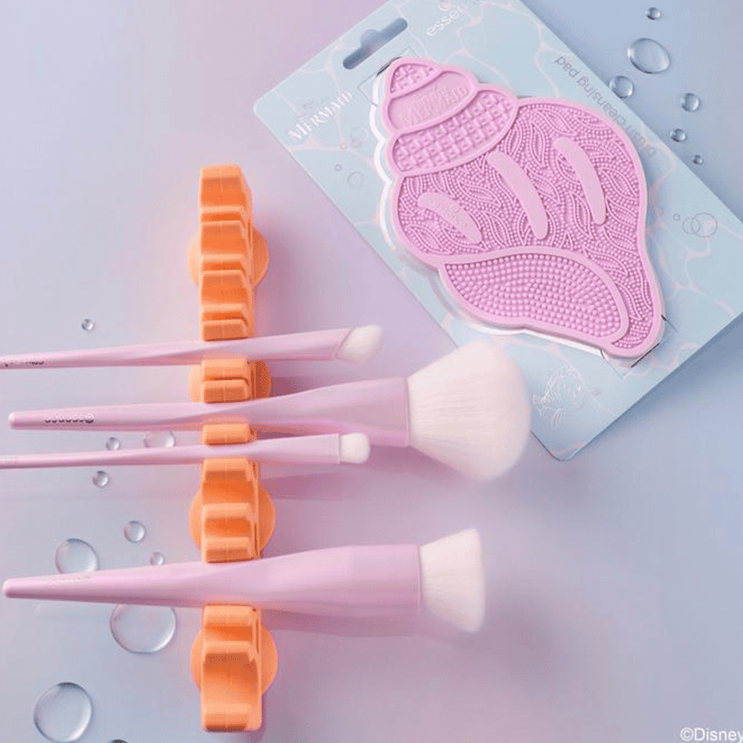 Essence Disney The Little Mermaid Brush Cleansing Pad - 01 Shell We Swim? Makeup Tools - XOXO cosmetics