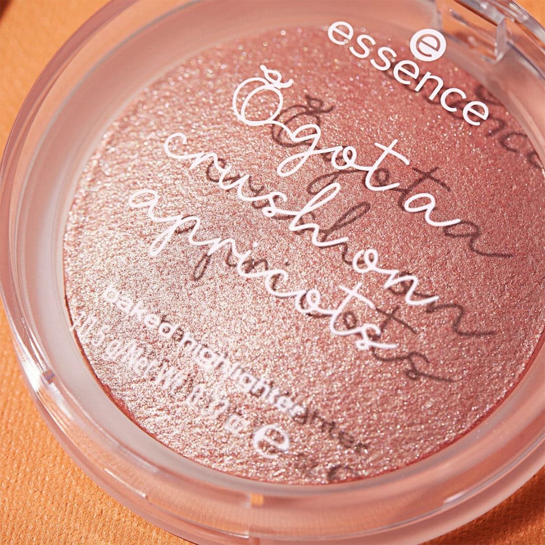 Essence Got A Crush On Apricots Baked Highlighter Highlighter - XOXO cosmetics