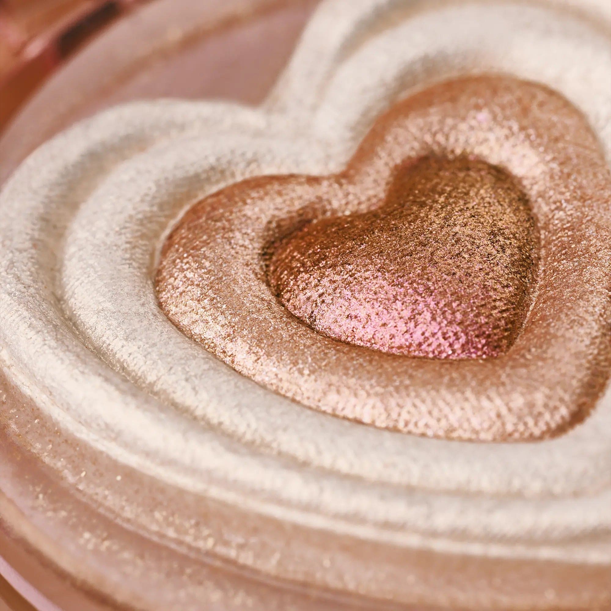 Essence Love It a Choco'lot! Highlighter Glaze Highlighter - XOXO cosmetics