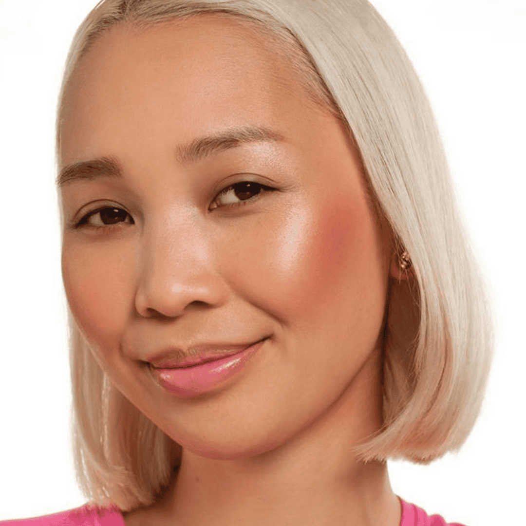 Essence Radiant Light Face Palette - 10 Glow Icon Highlighter - XOXO cosmetics
