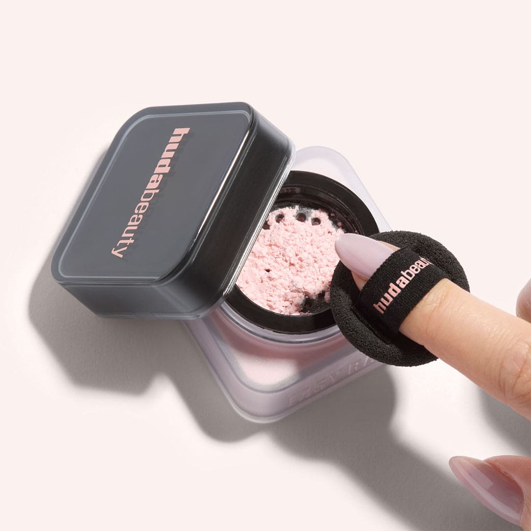 Huda Beauty Baby Bake Loose Baking & Setting Powder Powder - XOXO cosmetics