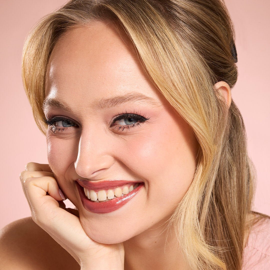 Revolution Pout Lip Gloss Stick Lip Gloss - XOXO cosmetics